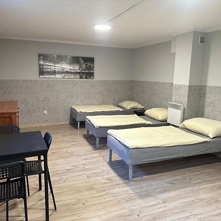 Hgs Home Noclegi Pracownicze Parking , Lazienki กอร์ซุฟเวียลคอปอลสกี ภายนอก รูปภาพ